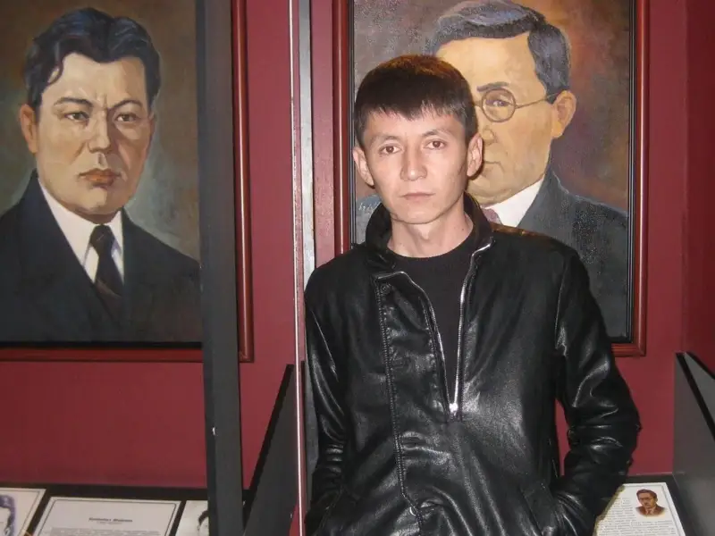 عالىمبەك ەلۋباي