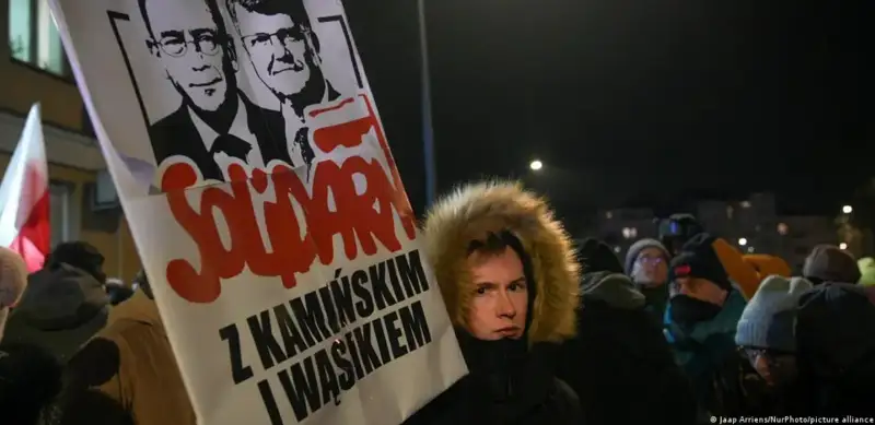 В Польше в президентском дворце задержали экс-главу МВД и его заместителя