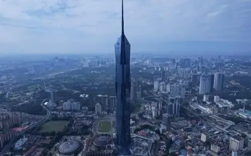 Второй по высоте в мире небоскреб открыли в Куала-Лумпуре