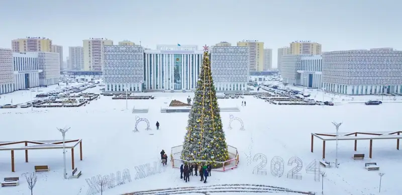 Обильный снегопад накрыл Туркестан