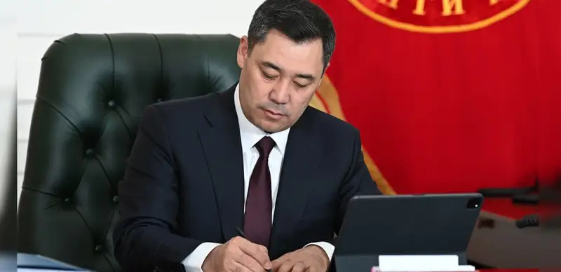  Садыр Жапаров 