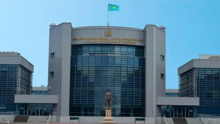 Памятник Назарбаева