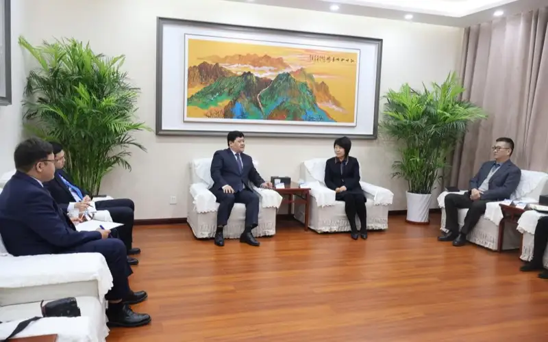 哈国驻西安总领事会见陕西省贸促会新任会长