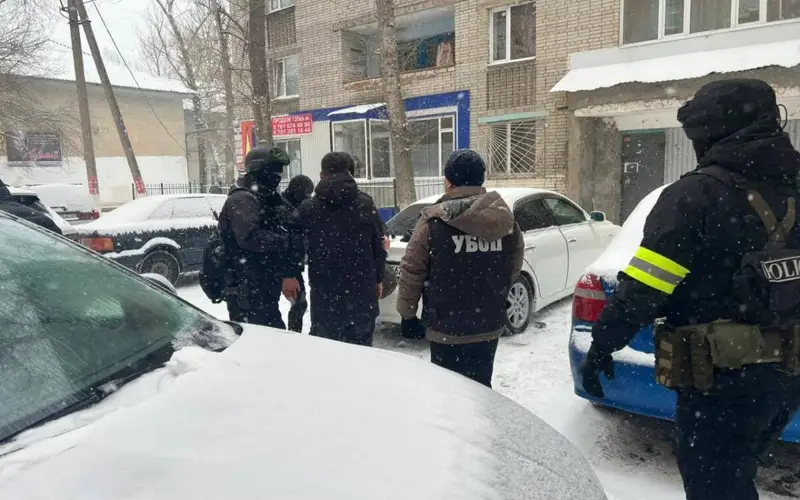 Житель ЗКО вымогал миллион долларов у бизнесменов