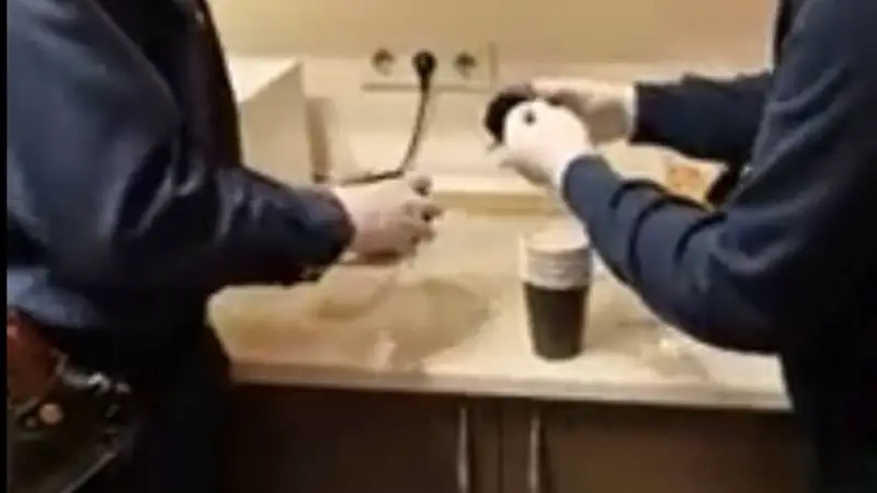 наркотики в стаканах из-под кофе