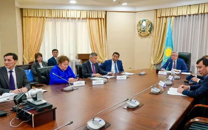 Заместители премьер-министров Казахстана и России Серик Жумангарин и Алексей Оверчук обсудили актуальные вопросы двусторонней торговли