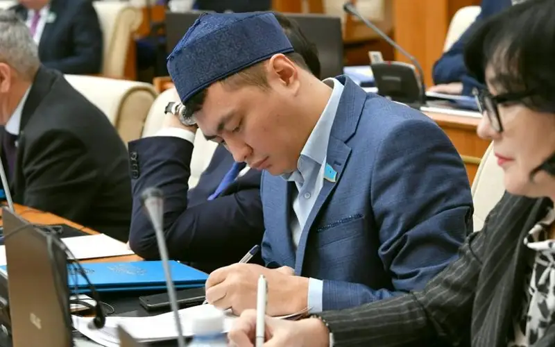 дәулет мұқаев