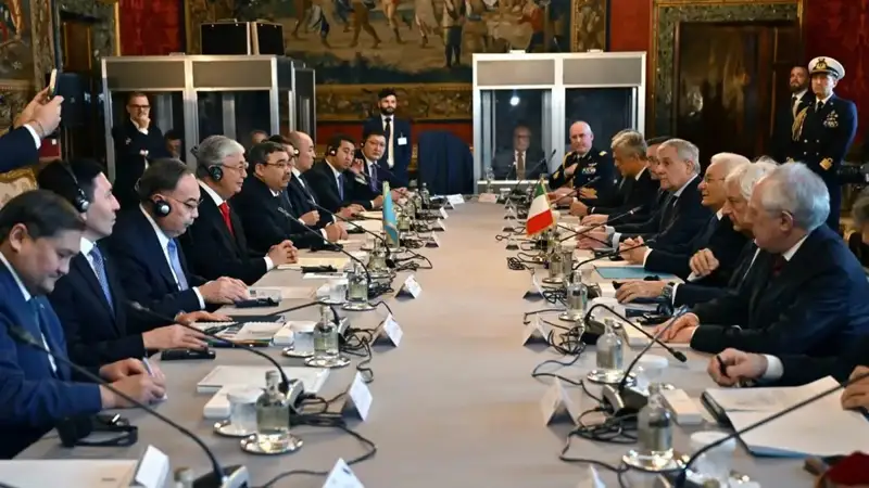 Тоқаев Италия Президентини Қозоғистонга таклиф қилди