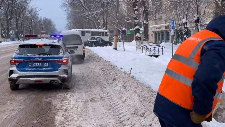 37 ДТП за три дня снегопада в Жамбылской области