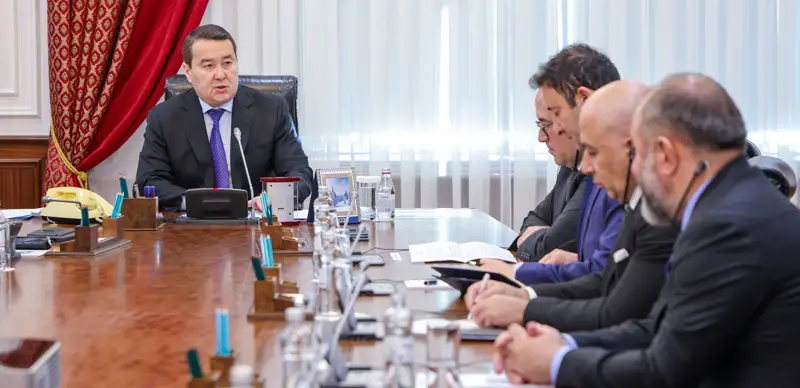 Алихан Смаилов 