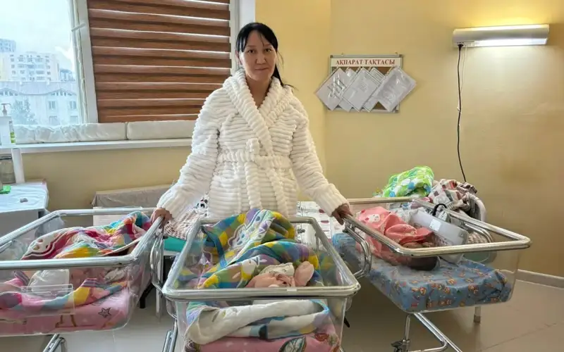 Айшах, Айлуна ва Айлана - Чимкентда янги йилнинг илк уч эгизаклари дунёга келди