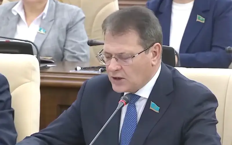 сенатор Андрей Лукин