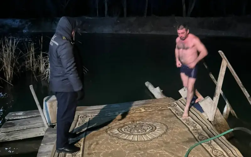 Свыше 1 200 жамбылцев окунулись в водные источники в Крещенскую ночь