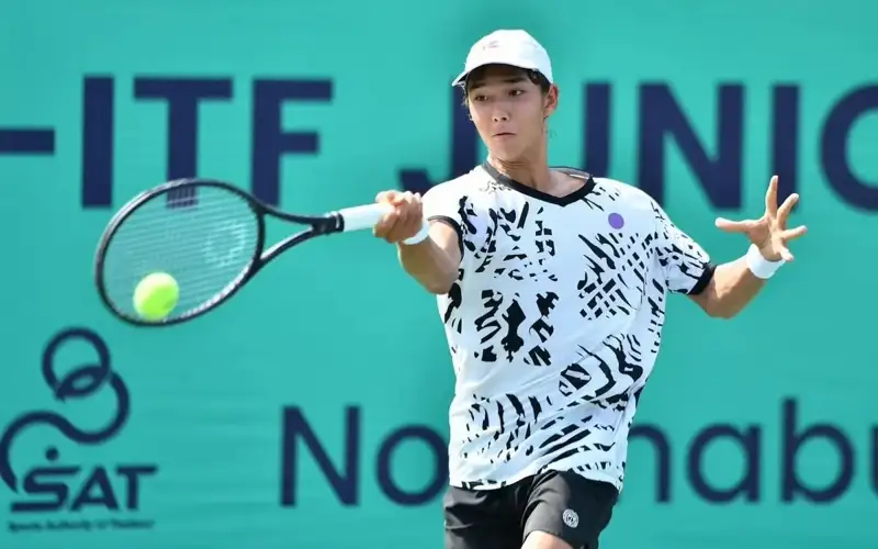 Амир Омарханов