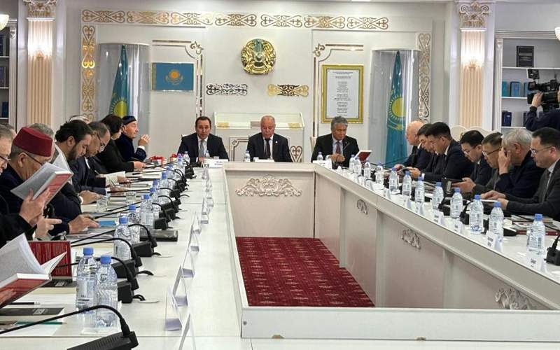  В Астане презентовали книги о Темирбеке Жургенове