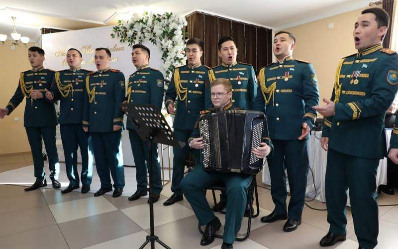 Ветерана ВОВ поздравили со 100-летним юбилеем в Карагандинской области Ветерана ВОВ поздравили со 100-летним юбилеем в Карагандинской области