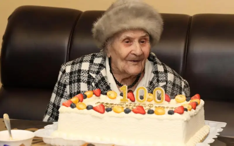 Ветерана ВОВ поздравили со 100-летним юбилеем в Карагандинской области