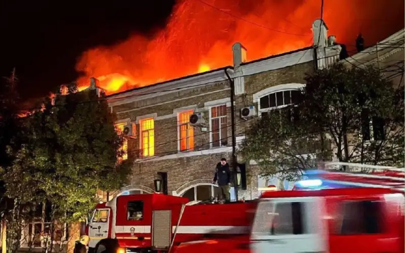 Пожар в картинной галерее в Сухуми,в Абхазии