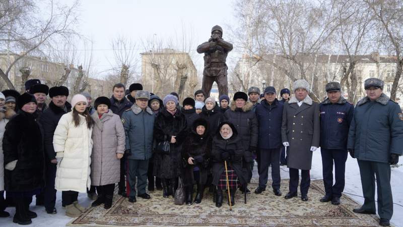 Памятник Аскару Забикулину открыли в Кокшетау