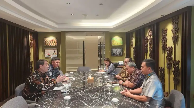 哈萨克斯坦大使会见印尼工商会副主席