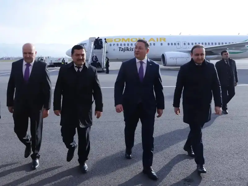 Kazakh FM Nurtleu pays official visit to Tajikistan