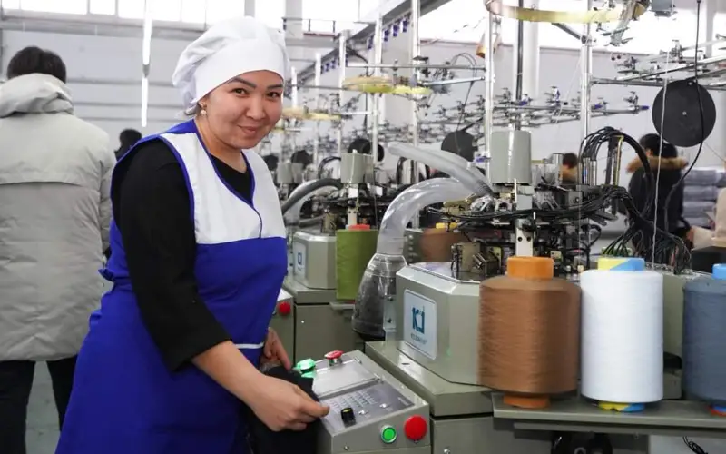 Түркістандағы шұлық шығаратын зауыт