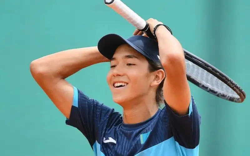 Амир Омарханов