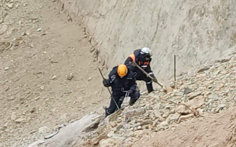 На «Майкаинзолото» спасатели на 3 метра приблизились к предполагаемой точке нахождения автобуса На «Майкаинзолото» спасатели на 3 метра приблизились к предполагаемой точке нахождения автобуса