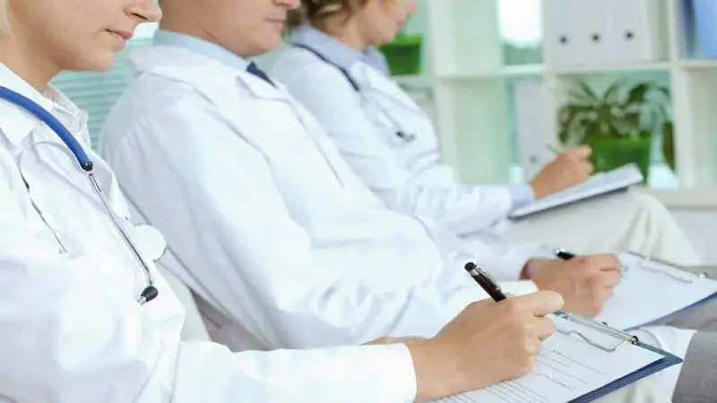 Ўзбекистонда тиббий ОТМнинг 200 нафар битирувчи хорижда ўқитилади