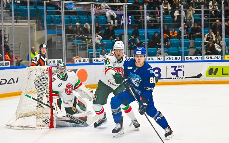 «Барыс» проиграл пятый подряд матч в КХЛ