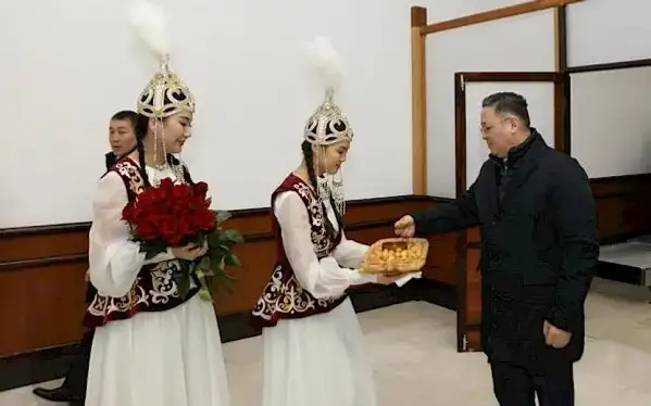 Kazakh FM Murat Nurtleu arrives in Kyrgyzstan for official visit