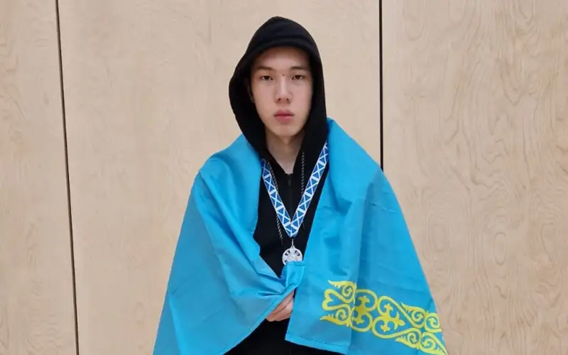 Алишер Курмаш 