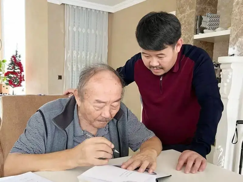 مۇحتار ماعاۋيننىڭ ۇيىندە