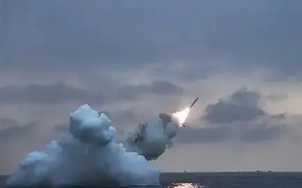 Шимолий Корея яна қанотли ракета учирди