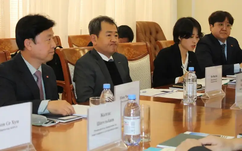 Кореялик мутахассислар Астана, Алмати ва Павлодардаги иссиқлик электр станцияларини кўздан кечиради