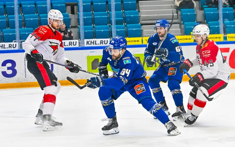 Астанинский «Барыс» сыграл с омским «Авангардом» в домашнем матче КХЛ