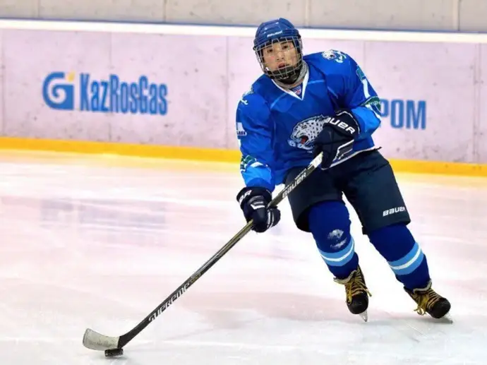 Темирлан Скиндиров, хоккей