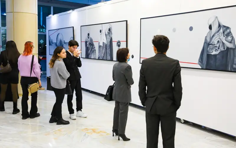 В Астане открылась выставка современного искусства Qara nukte