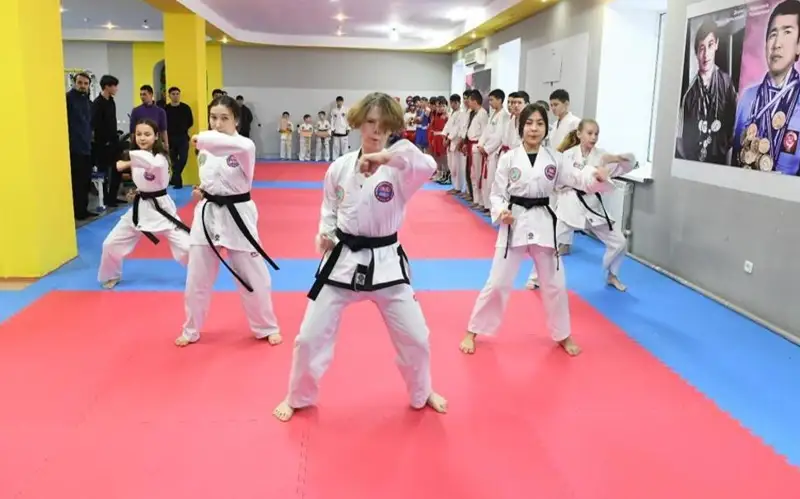 Новый дворовый клуб открыли в жилом массиве столицы