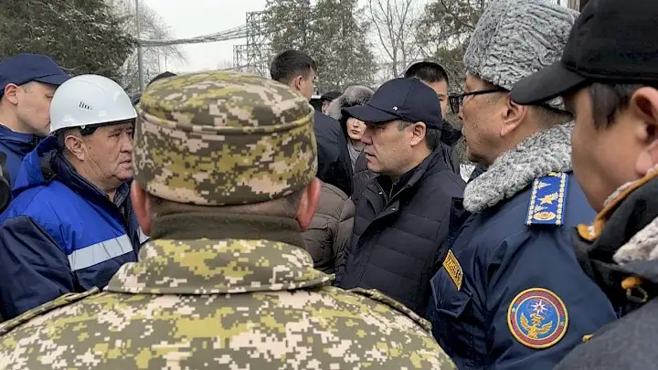 Kyrgyz President inspects progress of restoration work at Bishkek TPP 