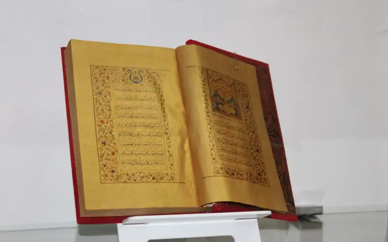 В Национальном центре рукописей и редких книг открылась выставка по каллиграфии