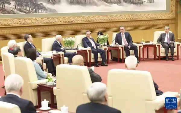 Китай намерен привлекать одаренных людей со всего мира