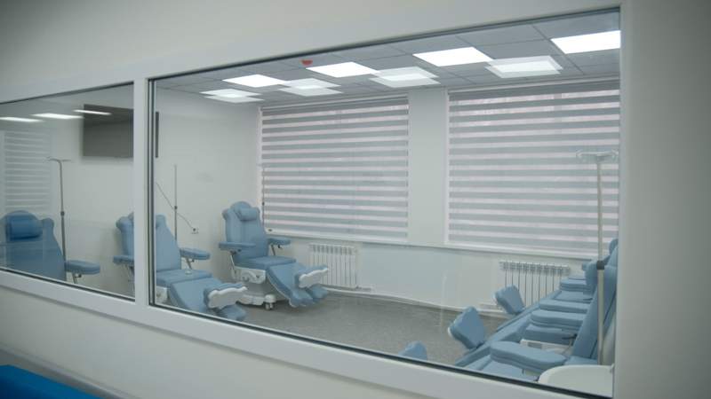 Два новых центра для лечения онкобольных открыли в Караганде Два новых центра для лечения онкобольных открыли в Караганде