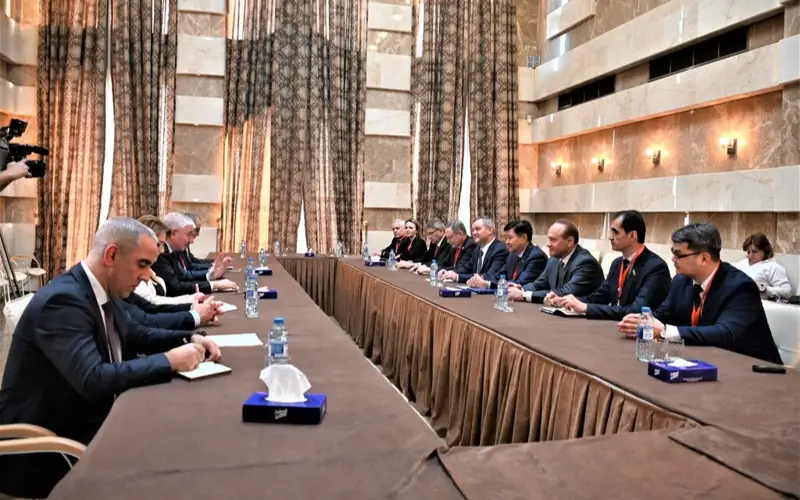 参议院副议长会见阿塞拜疆中央选举委员会主席