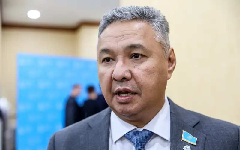 Азат Перуашев