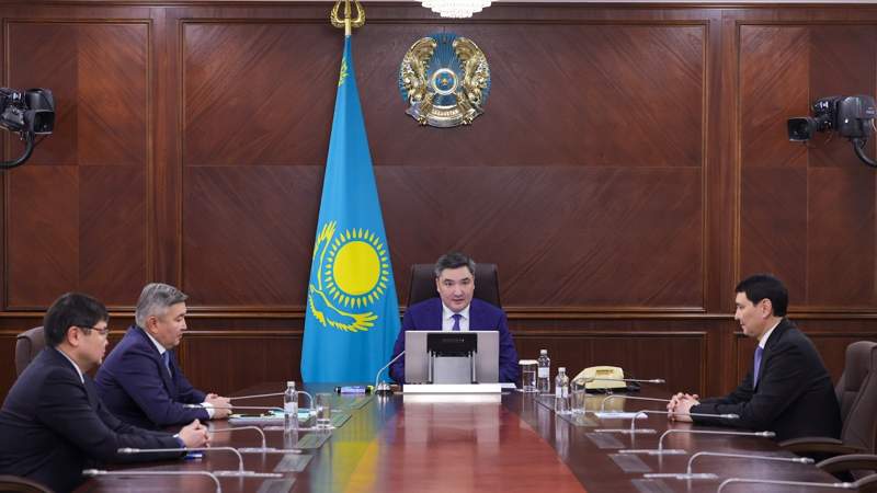 Kazakh PM Bektenov introduces newly-appointed ministers