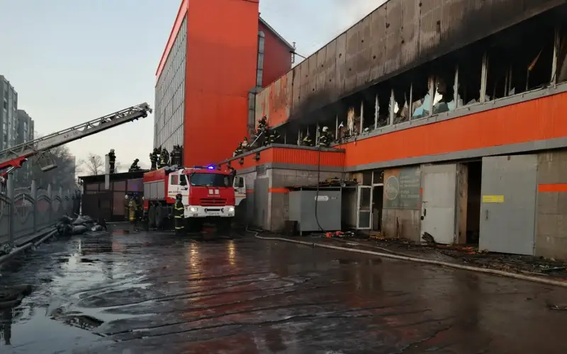 Semeı, saýda úıindegi órt
