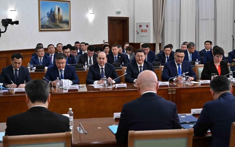 国家元首主持召开政府扩大会议 明确经济发展任务和方向 国家元首主持召开政府扩大会议 明确经济发展任务和方向