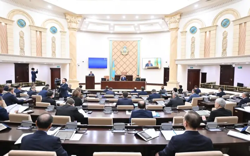 МАУЛЕН АШИМБАЕВ: ПОСТАВЛЕННЫЕ ПРЕЗИДЕНТОМ СТРАНЫ ЗАДАЧИ - В ЦЕНТРЕ ВНИМАНИЯ ДЕПУТАТОВ