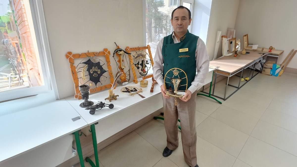 Джинсы киген қыз лесбияндық бейне Новосибирскідегі транссексуалды танысу